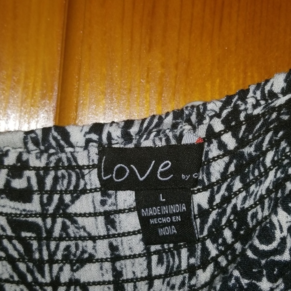 Clothes - Picture 4 of 4